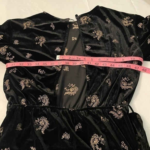 Lost + Wander Black Velvet Embroidered Mini Dress Ruffle Hem Size Large NWT - Picture 4 of 15